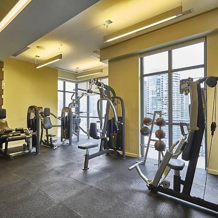 Chic 1-Br Condo; Parking Included; Downtown Core Toronto Extérieur photo