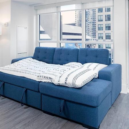 Chic 1-Br Condo; Parking Included; Downtown Core Toronto Extérieur photo