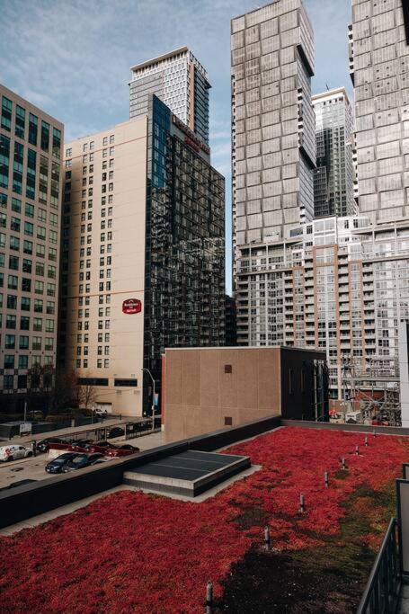 Chic 1-Br Condo; Parking Included; Downtown Core Toronto Extérieur photo