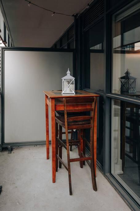 Chic 1-Br Condo; Parking Included; Downtown Core Toronto Extérieur photo
