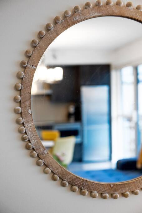 Chic 1-Br Condo; Parking Included; Downtown Core Toronto Extérieur photo